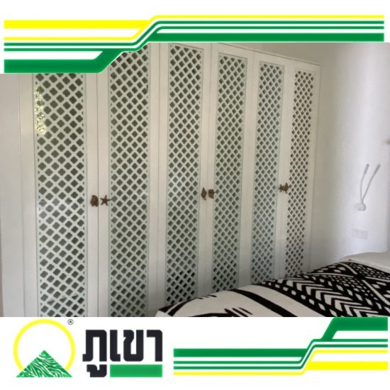 โรงงานผลิตหลังคาไวนิล แผ่นพลาสวูด ตราภูเขา - งานฉลุพลาสวูด